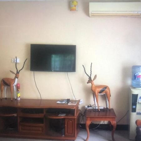 Tatys Homestay Dar es Salaam Extérieur photo