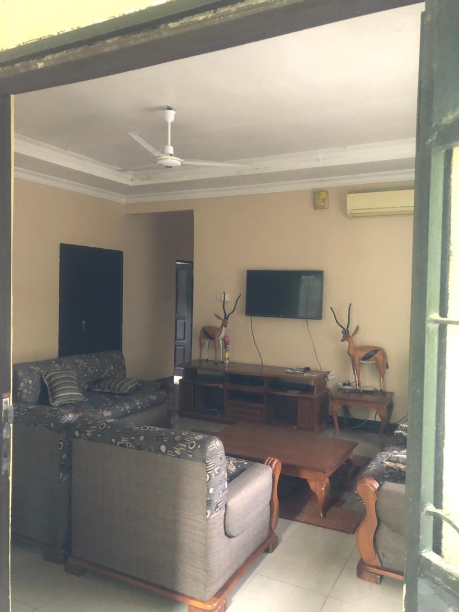 Tatys Homestay Dar es Salaam Extérieur photo