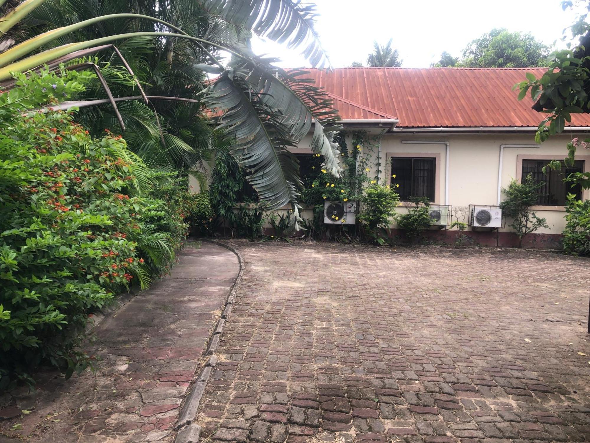 Tatys Homestay Dar es Salaam Extérieur photo