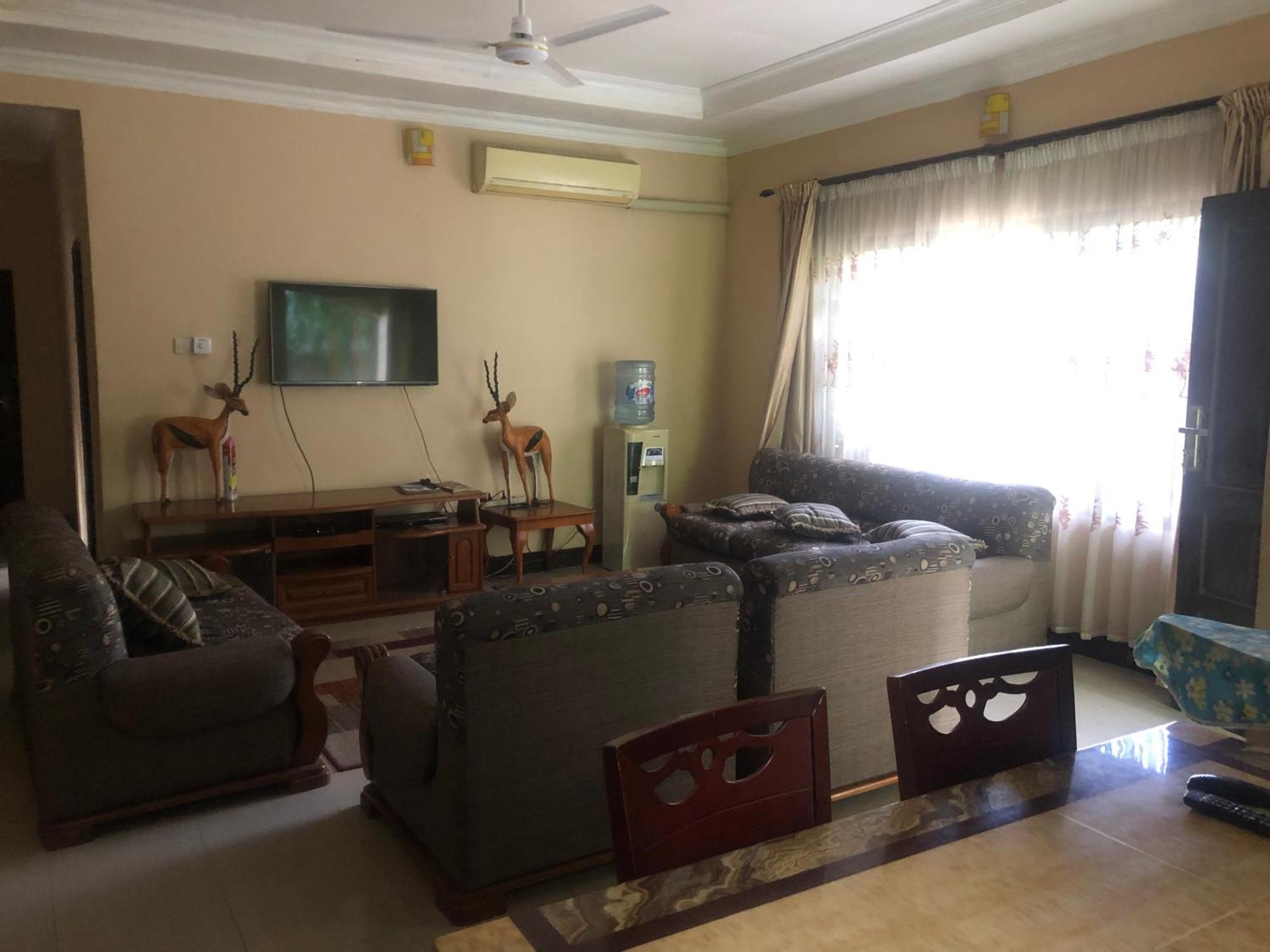 Tatys Homestay Dar es Salaam Extérieur photo