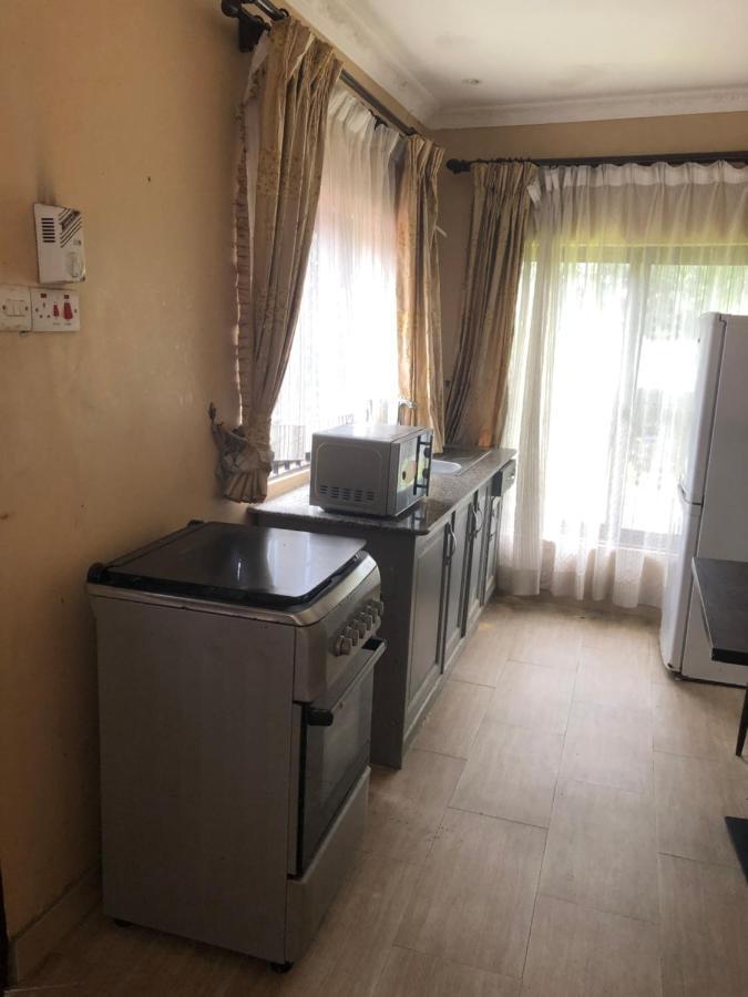 Tatys Homestay Dar es Salaam Extérieur photo
