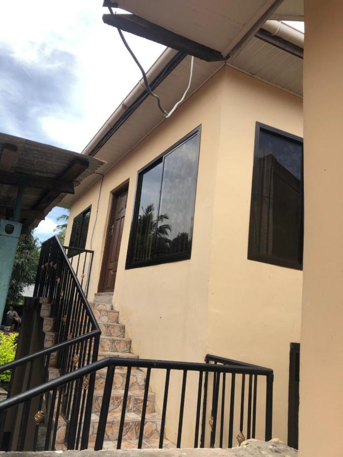 Tatys Homestay Dar es Salaam Extérieur photo